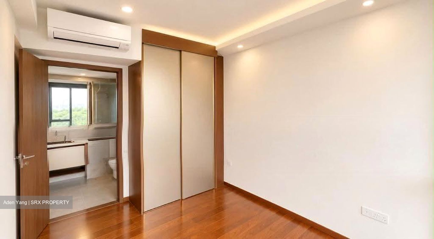 Slim Barracks Rise (D5), Condominium #635025771